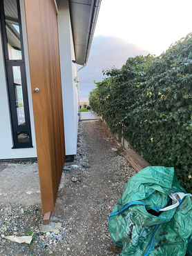 Block paved driveway, path & fencing  Project image