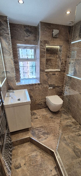 Wetroom - tiled with 60 x 40 Project image