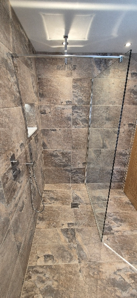 Wetroom - tiled with 60 x 40 Project image