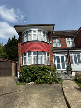 External decorating in EN4 Project image