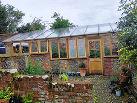 Oak framed potting shed  Project image