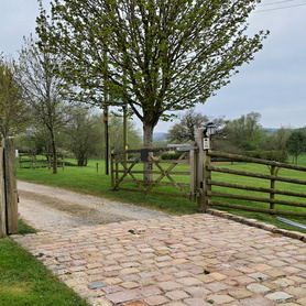 Reclaimed brick gate pillars Project image