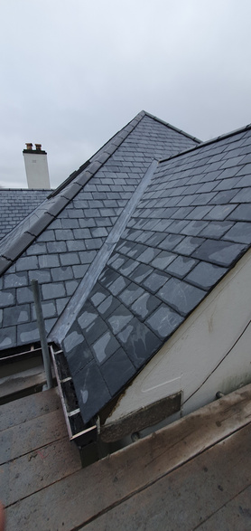 Brazilian slate with a dry ridge system  Project image