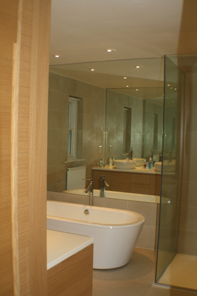 LUXURY BATHROOM REFURBISHMENT BY PRING & FRIER  Project image