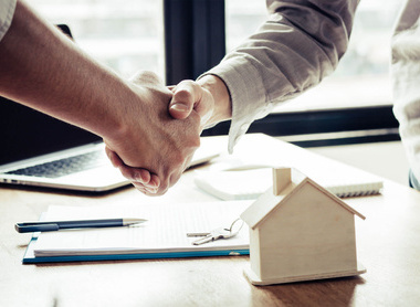 Free guide to consumer contracts for builders