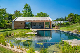 Stunning pool house Project image