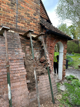 Repointing and refurbishment of 1632 pestilence house Project image