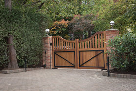 Driveway, boundary wall and electric gate project in Putney, South London Project image