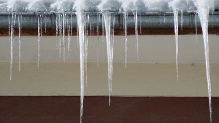 iStock-ice winter roof.jpg
