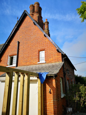 Extension to Grade 2 listed cottage Project image
