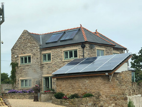 Oakenholt solar panels and battries Project image