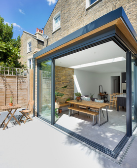 Smart cantilever rear and side extension Project image
