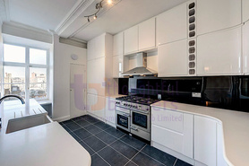 Bespoke style kitchen in Marylebone. Project image